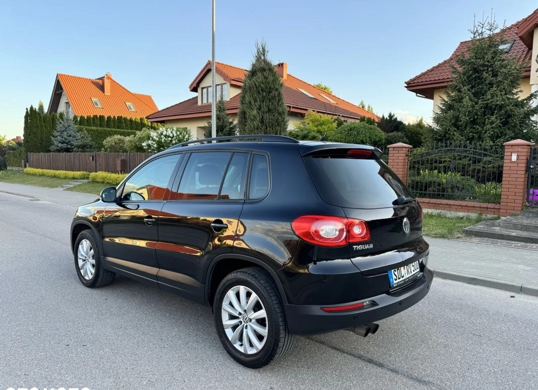 Volkswagen Tiguan cena 34900 przebieg: 122142, rok produkcji 2011 z Przasnysz małe 742